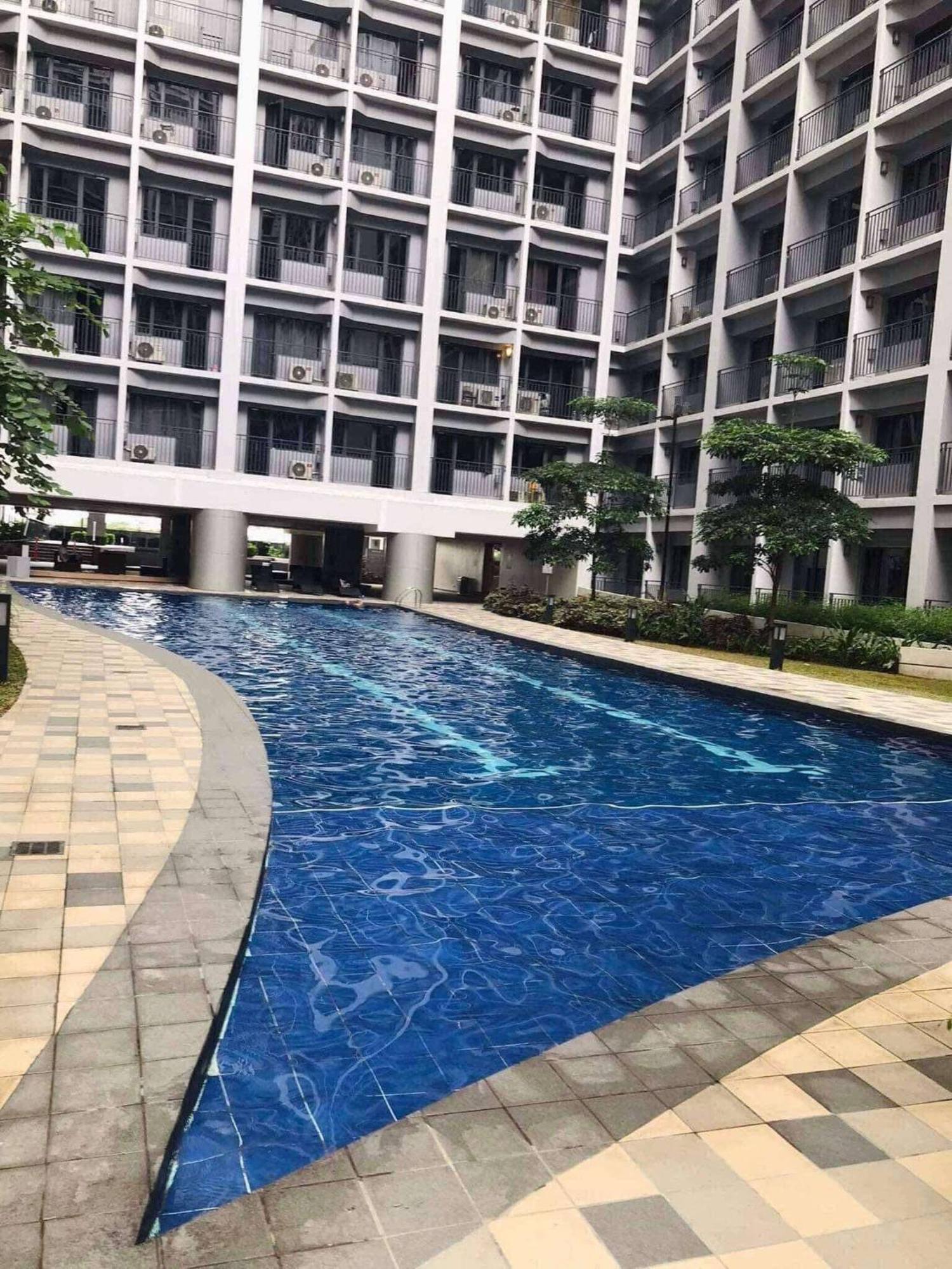 La Chicka - 295 T3 Manila